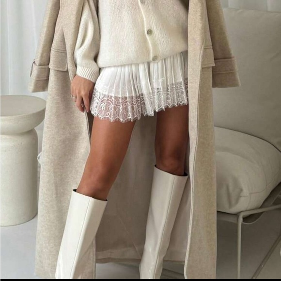 Lace-Trim Pleated Mini Skirt - White - Picture 5 of 8